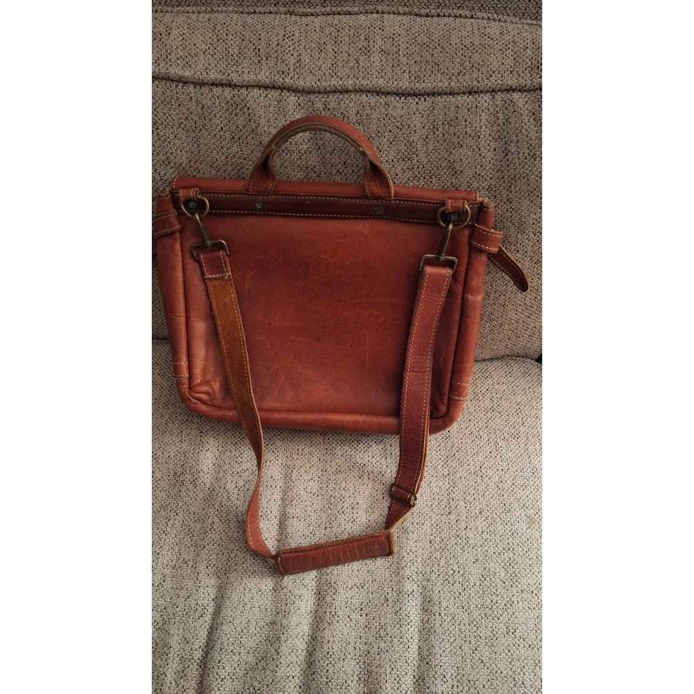 N/A closure brown