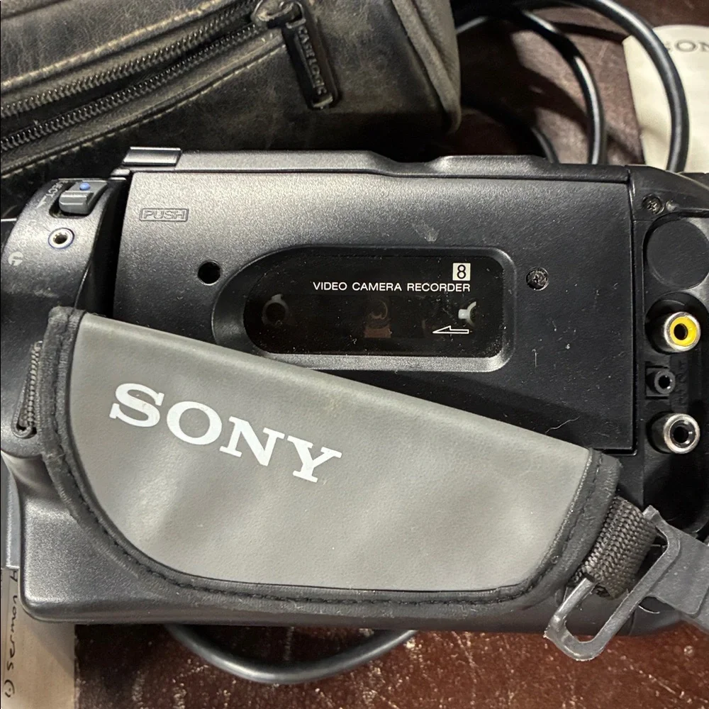 VTG 1998 Sony Handycam Video Camera Recorder