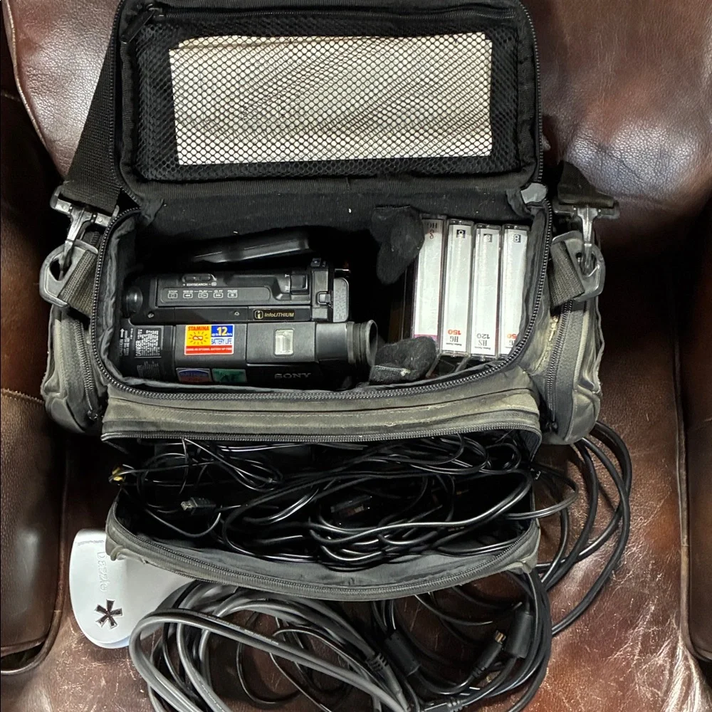 VTG 1998 Sony Handycam Video Camera Recorder
