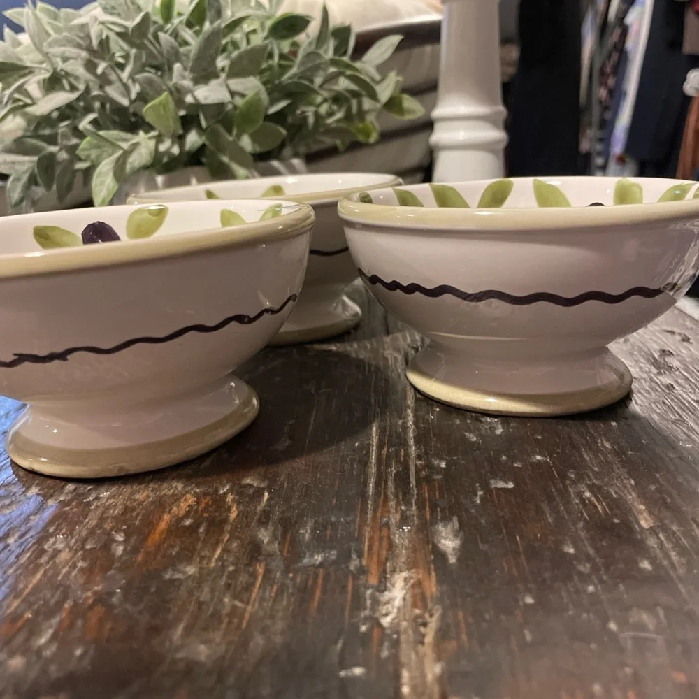Williams Sonoma charming ceramic
