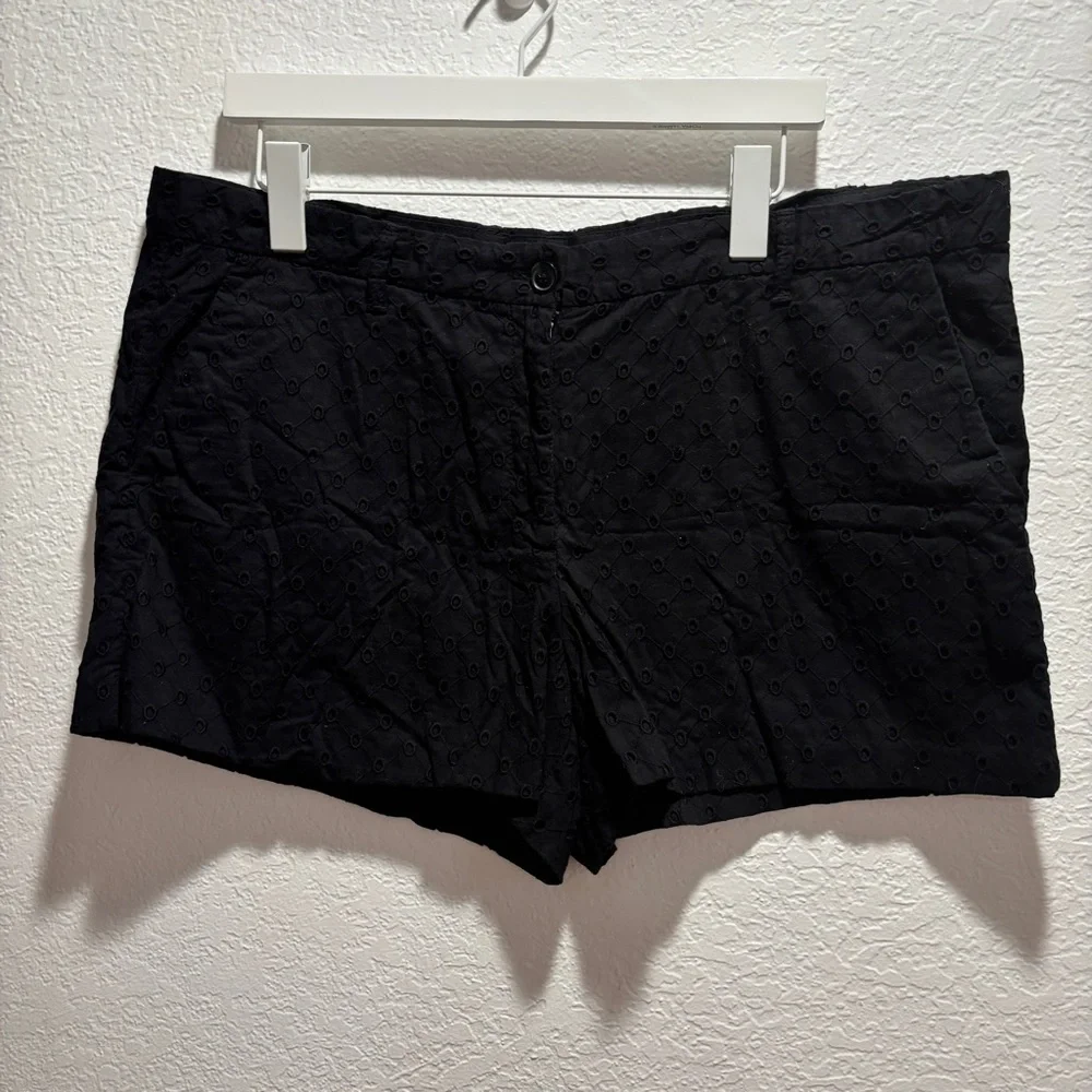 GAP Black Eyelet Cotton-Blend Shorts 16