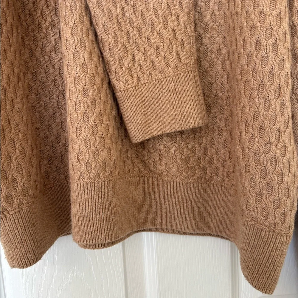 Abercrombie & Fitch Men’s Cotton and Wool Blend Honeycomb Knit Pullover Sweater
