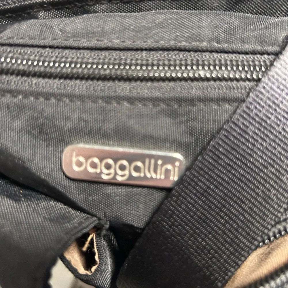 Baggallini Black Canyon Bag Messenger Crossbody With Adjustable Strap