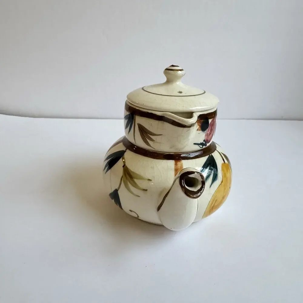 Unbranded vintage tea