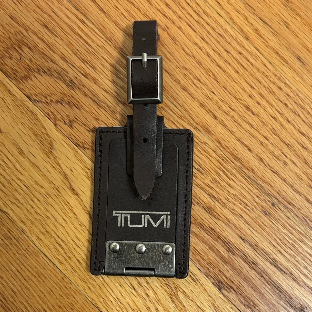 Tumi perfect black