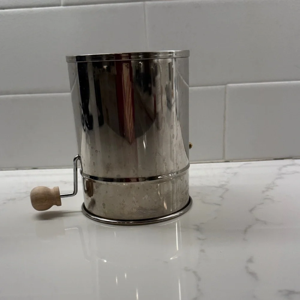 Williams Sonoma Stainless Steel Hand-Crank Sifter with Wooden Handle