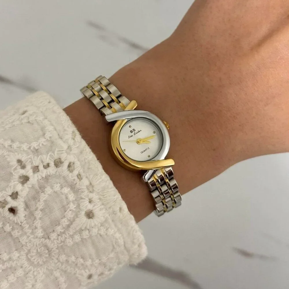 Sku:0465 vintage vibe gold silver watch + in a gift box They fit‎ any hand size