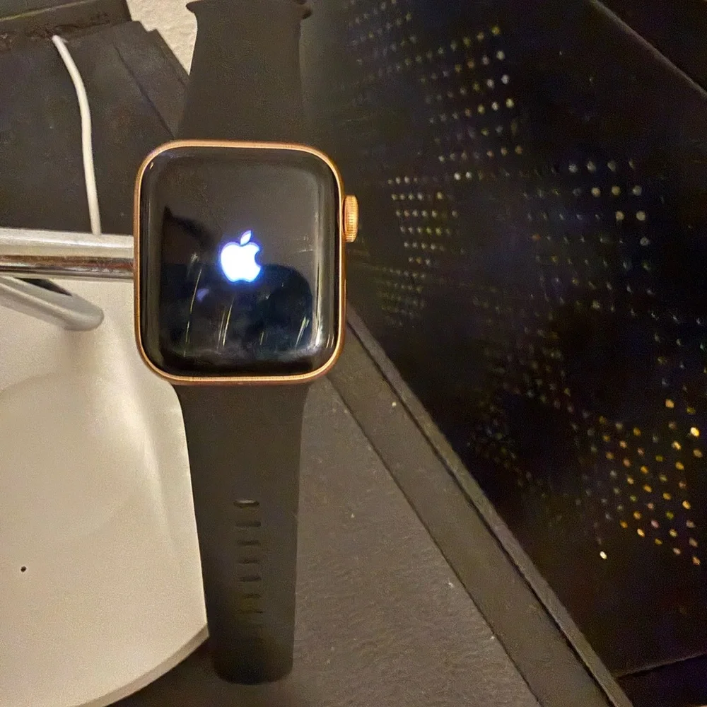 Apple se series