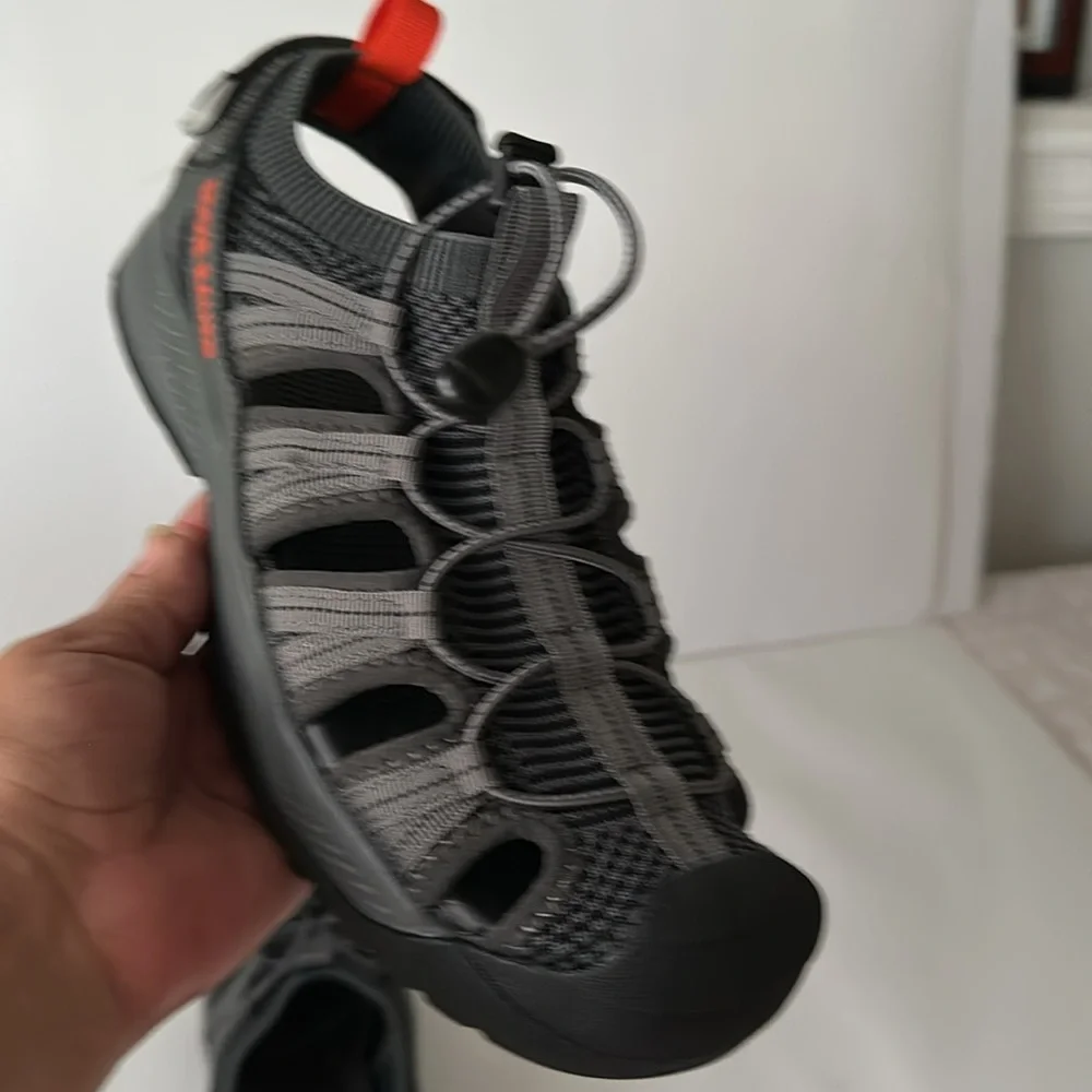 Eddie Bauer Men’s Gray and Black Water Shoes Size 9M
