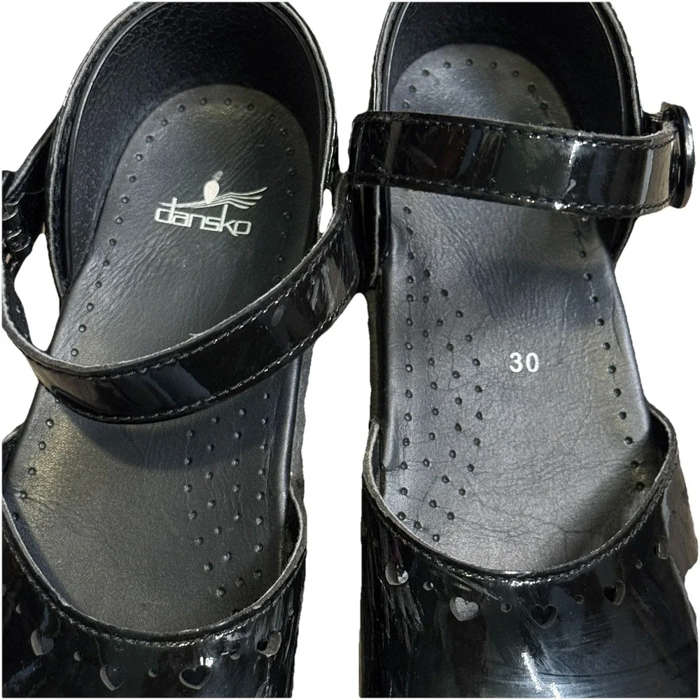 Dansko Patent Leather Mary Jane Buckle Clogs girls youth 30