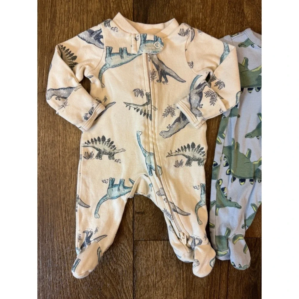 Carters outfits new