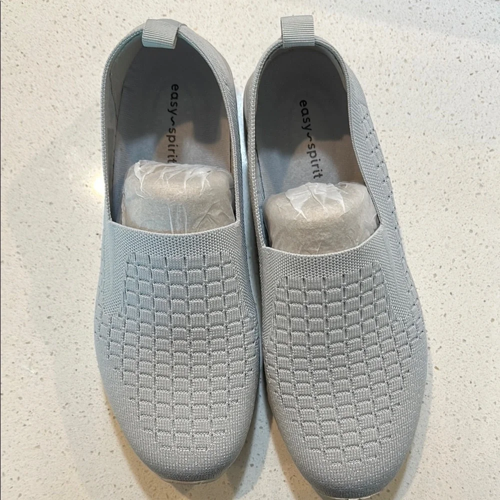 Easy Spirit featuring sleek