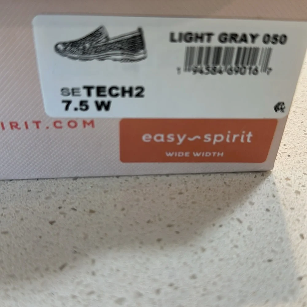 Easy Spirit textured design