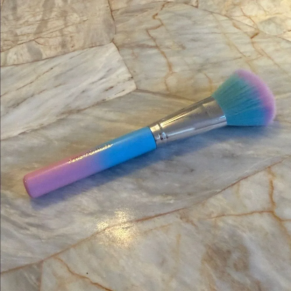 Real Techniques stylish brush