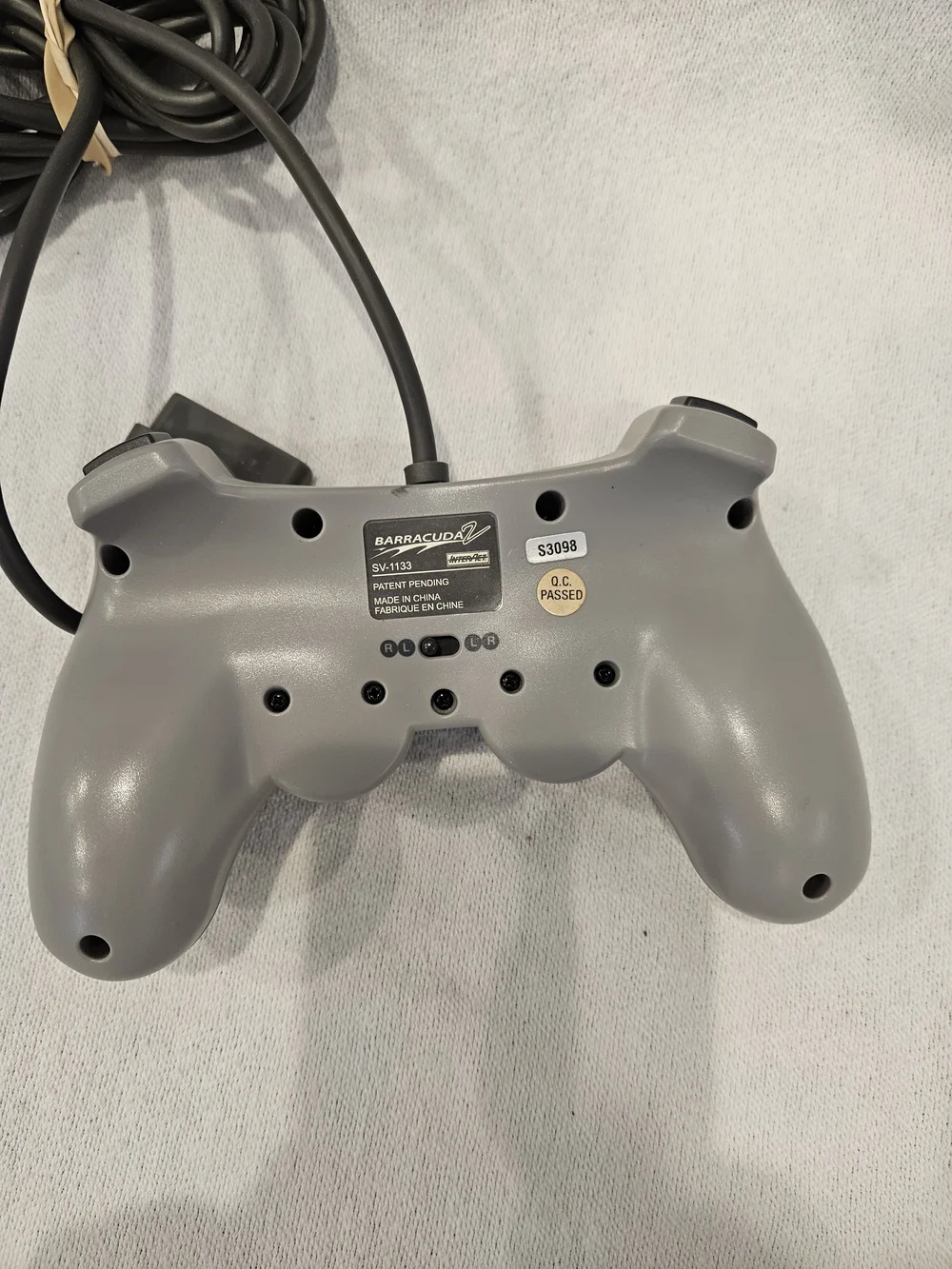 barracuda gray wired