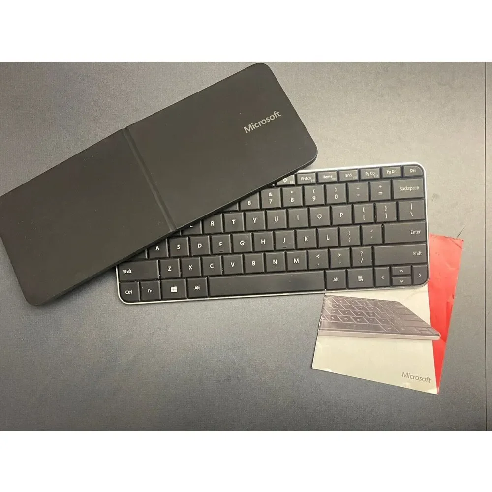 Microsoft Wedge Wireless Bluetooth Black Keyboard W/ Cover‎ X18-26063-03 YT SZ
