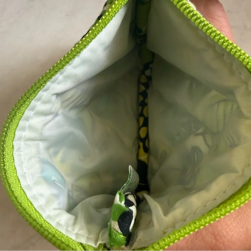 Vera Bradley print coin closure