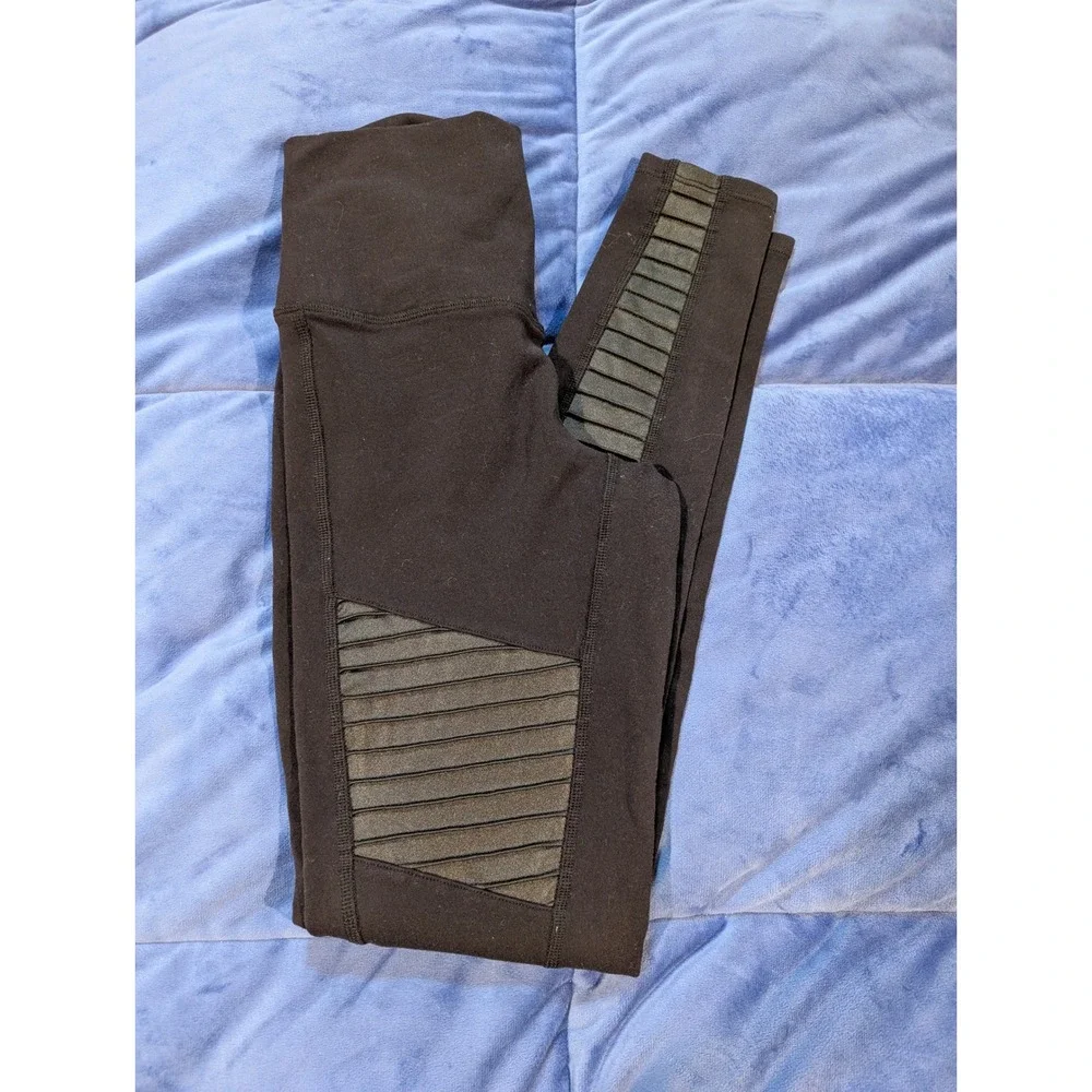 Alo Yoga Moto Leggings Womens Black High Waist Quilted Panels - Size XS
