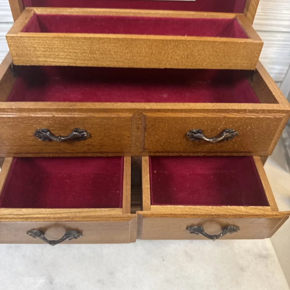 The Unbranded Brand wooden flip