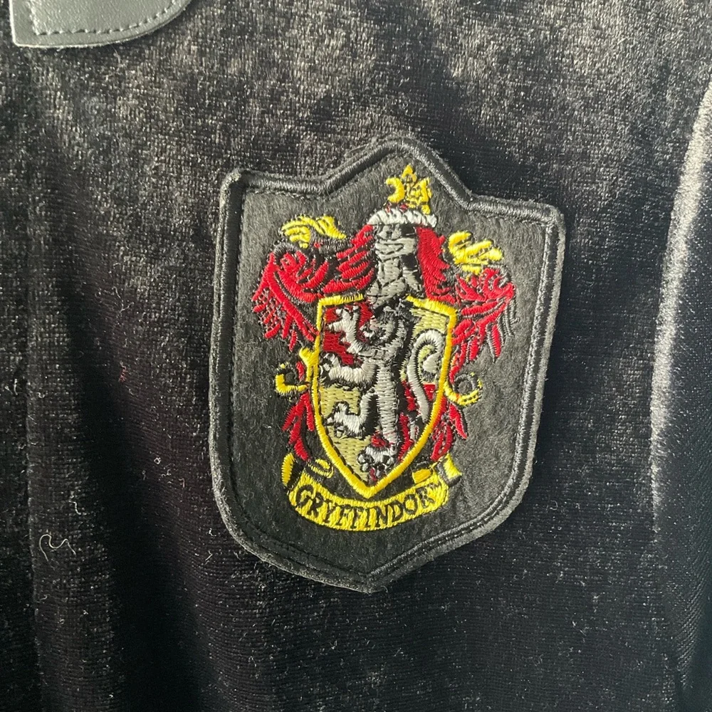 Kids Large (10-12) Black Hogwarts Crest Hooded Cloak