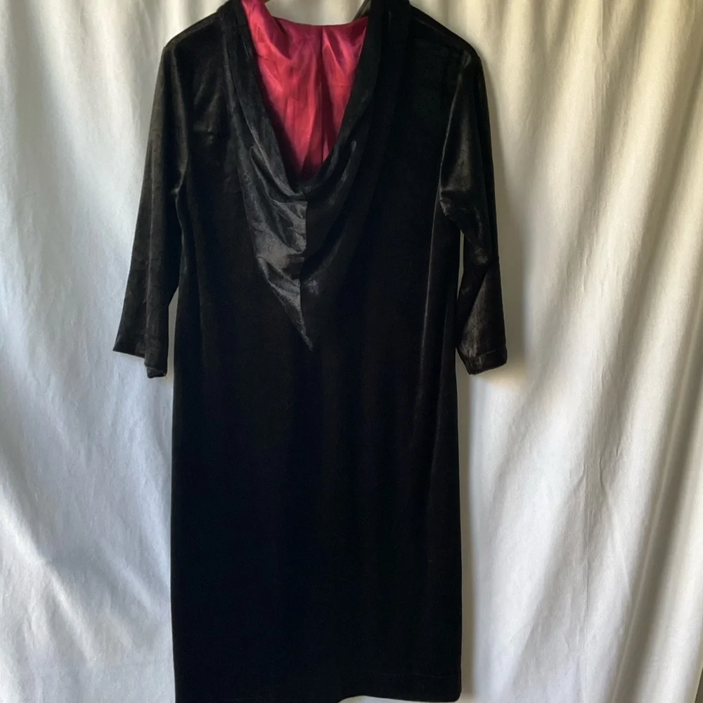 Kids Large (10-12) Black Hogwarts Crest Hooded Cloak