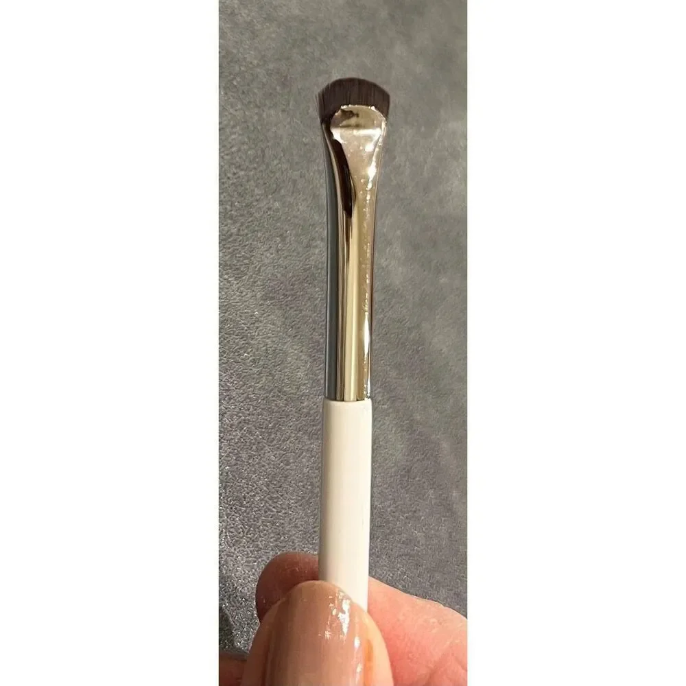 187 White curved Eyeliner Definer Crescent-Shaped Eyeliner and Brow Brush