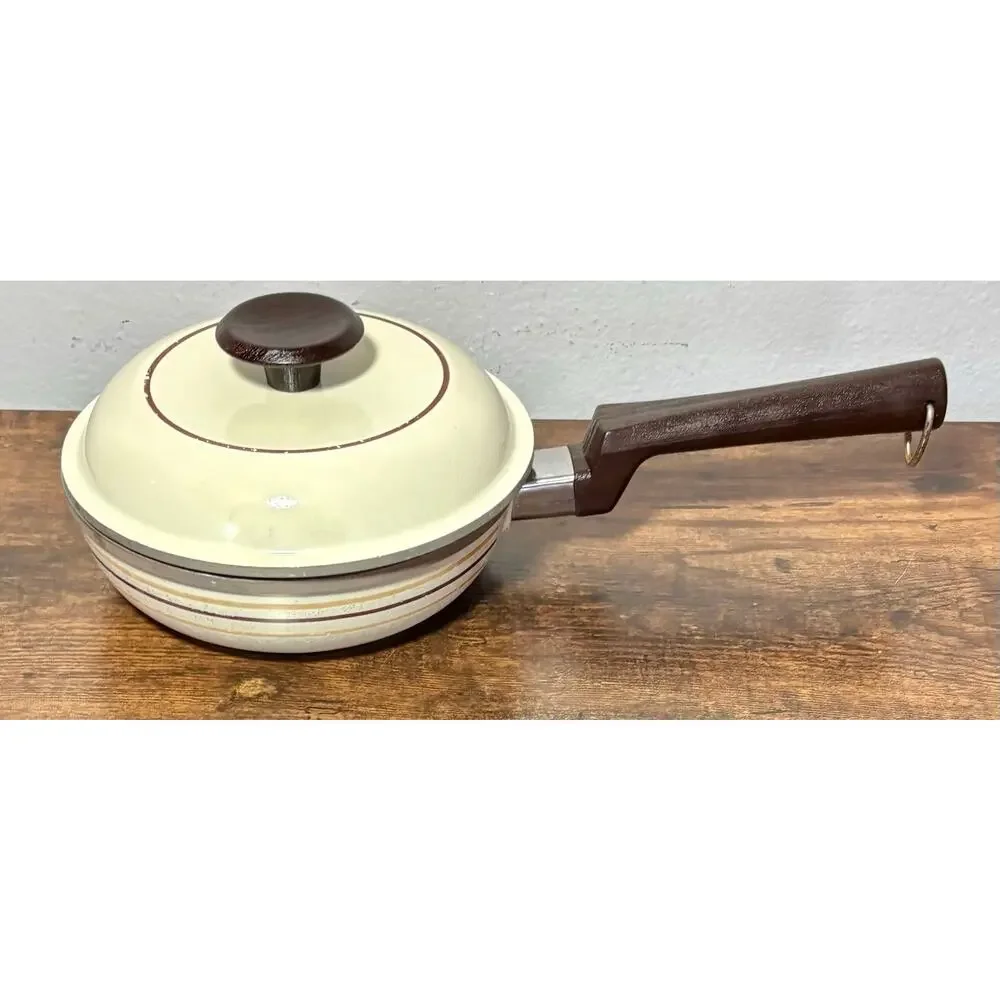Vtg Regal Ware Cast Aluminum 1 QT Sauce Pan Wood Handle Cream w/ Brown Stripes