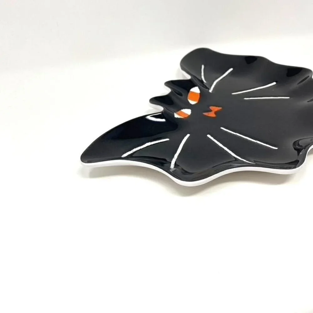 Target Hyde & EEK! Boutique™ Halloween 2 Figural Dining Plates 'Bat' (Set of 2)