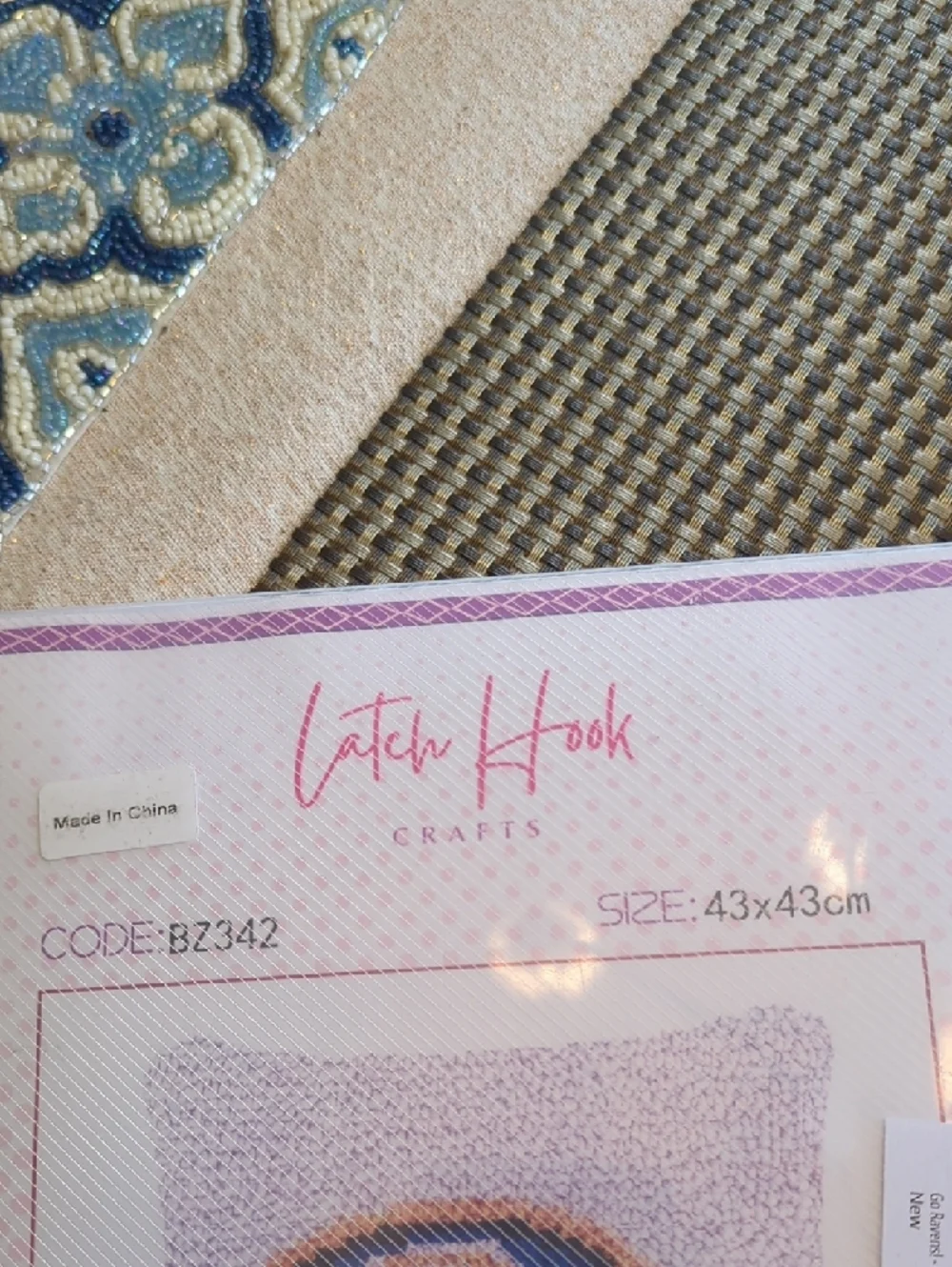 latch hook crafts get logo