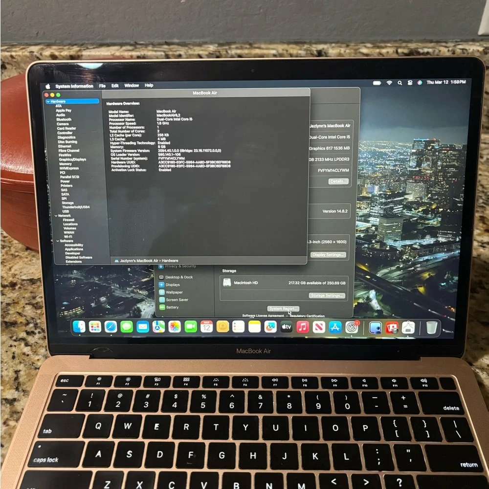 Apple laptop unibody gold