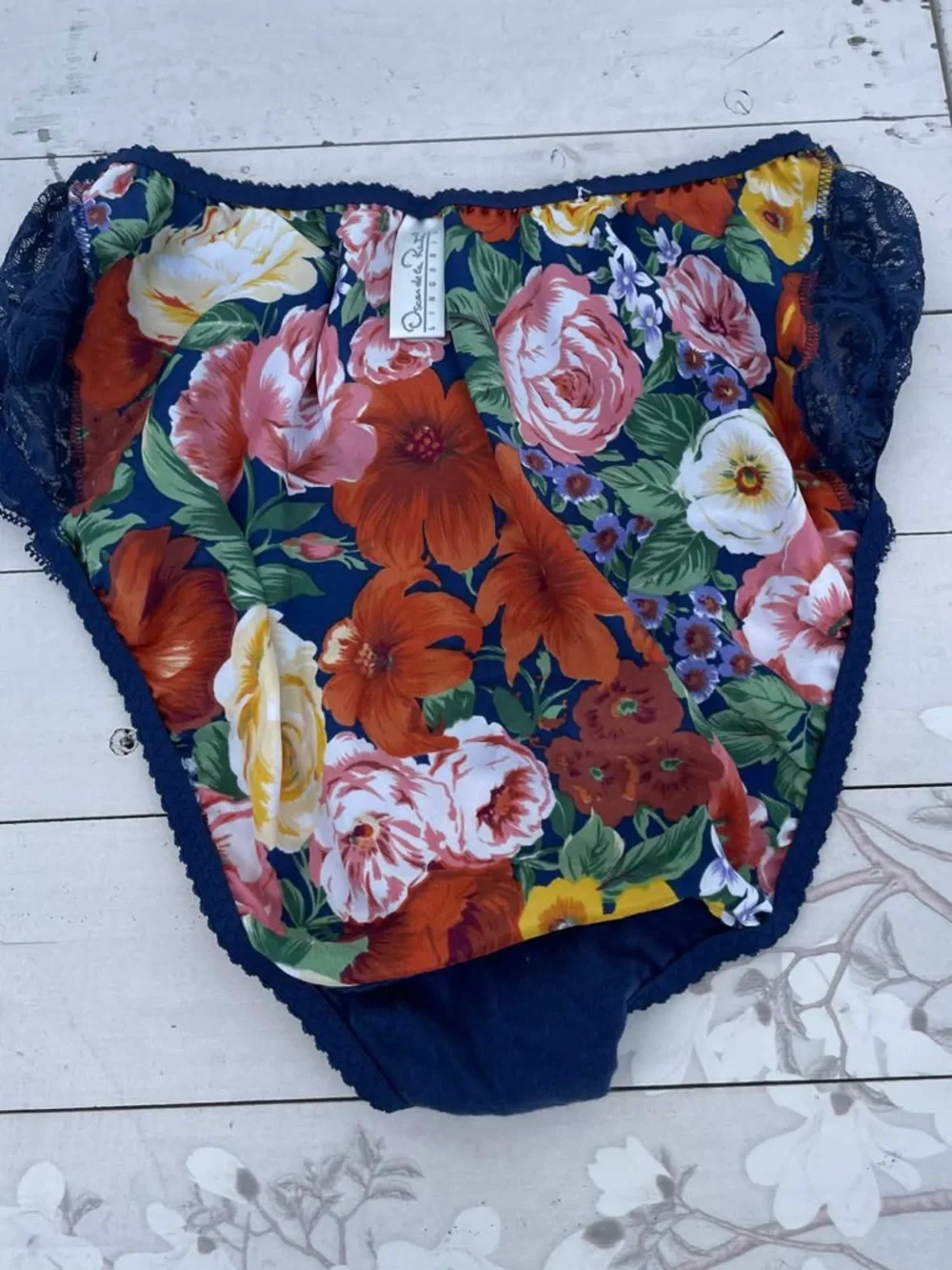 Oscar de la Renta silky floral