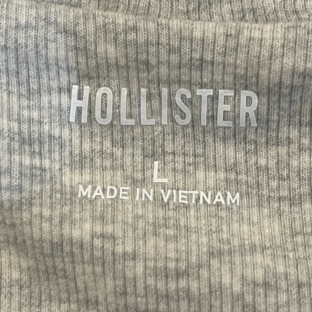 Hollister stylish off