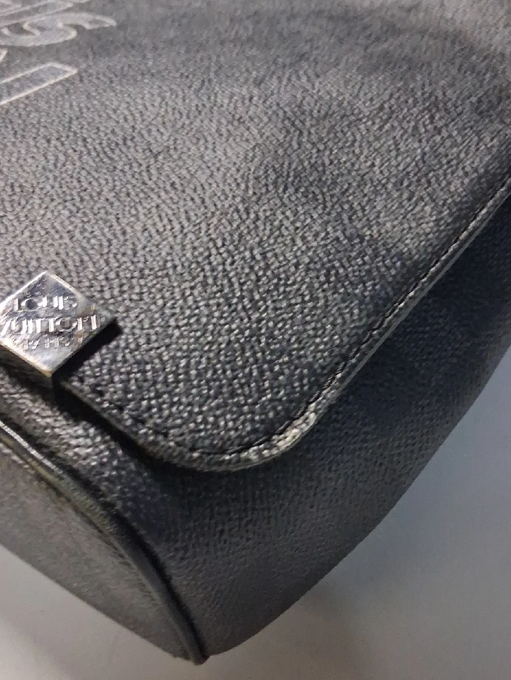 Louis Vuitton please see