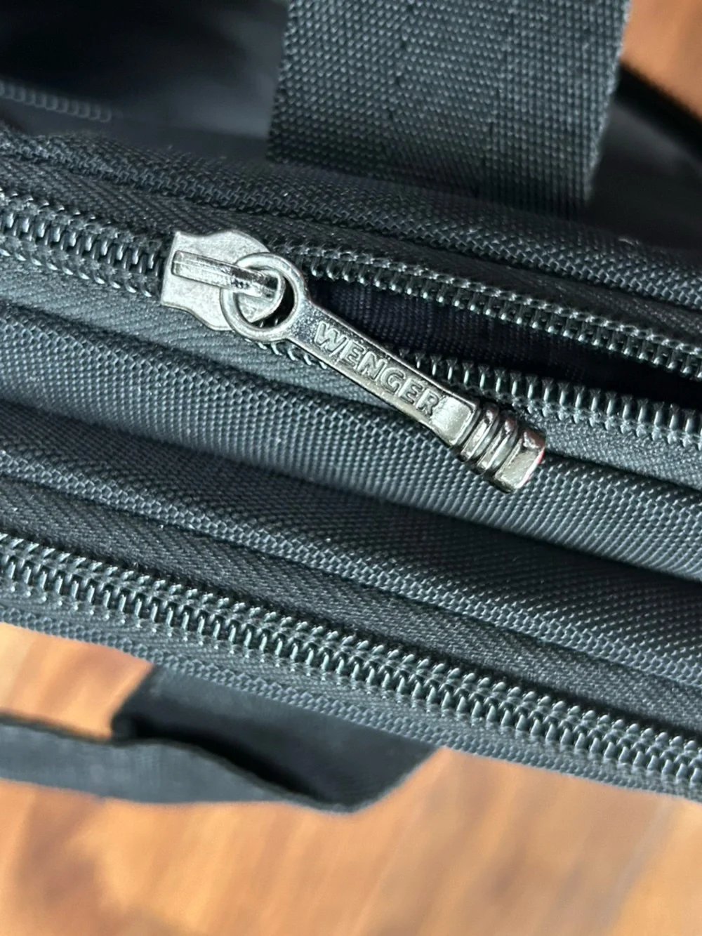 Wenger SwissGear laptop briefcase Deluxe Computer Slim Case