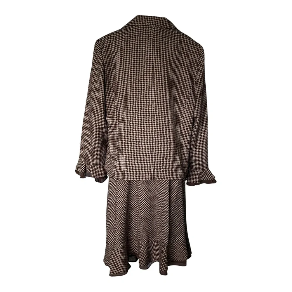 dressbarn vintage woman