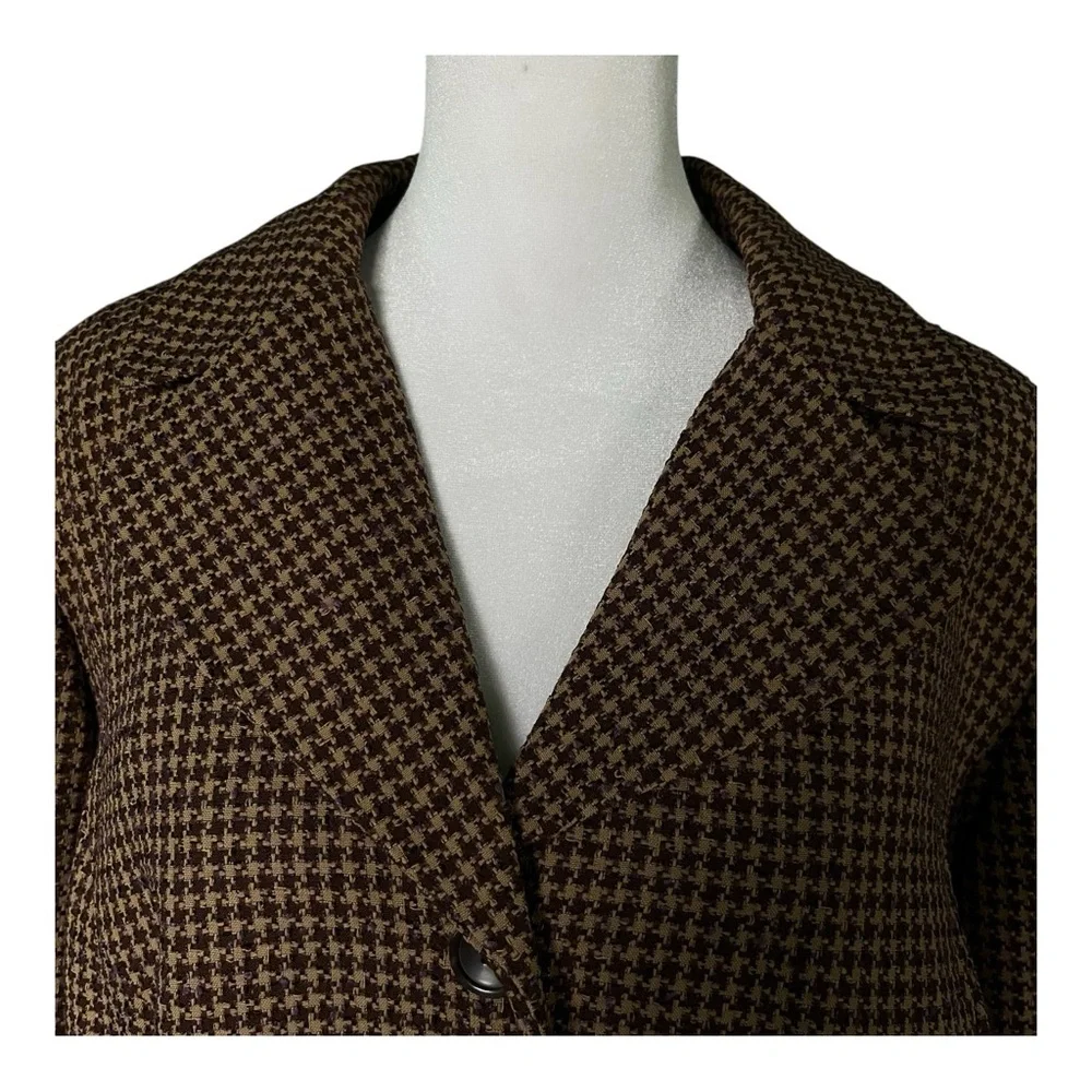 dressbarn vintage woman