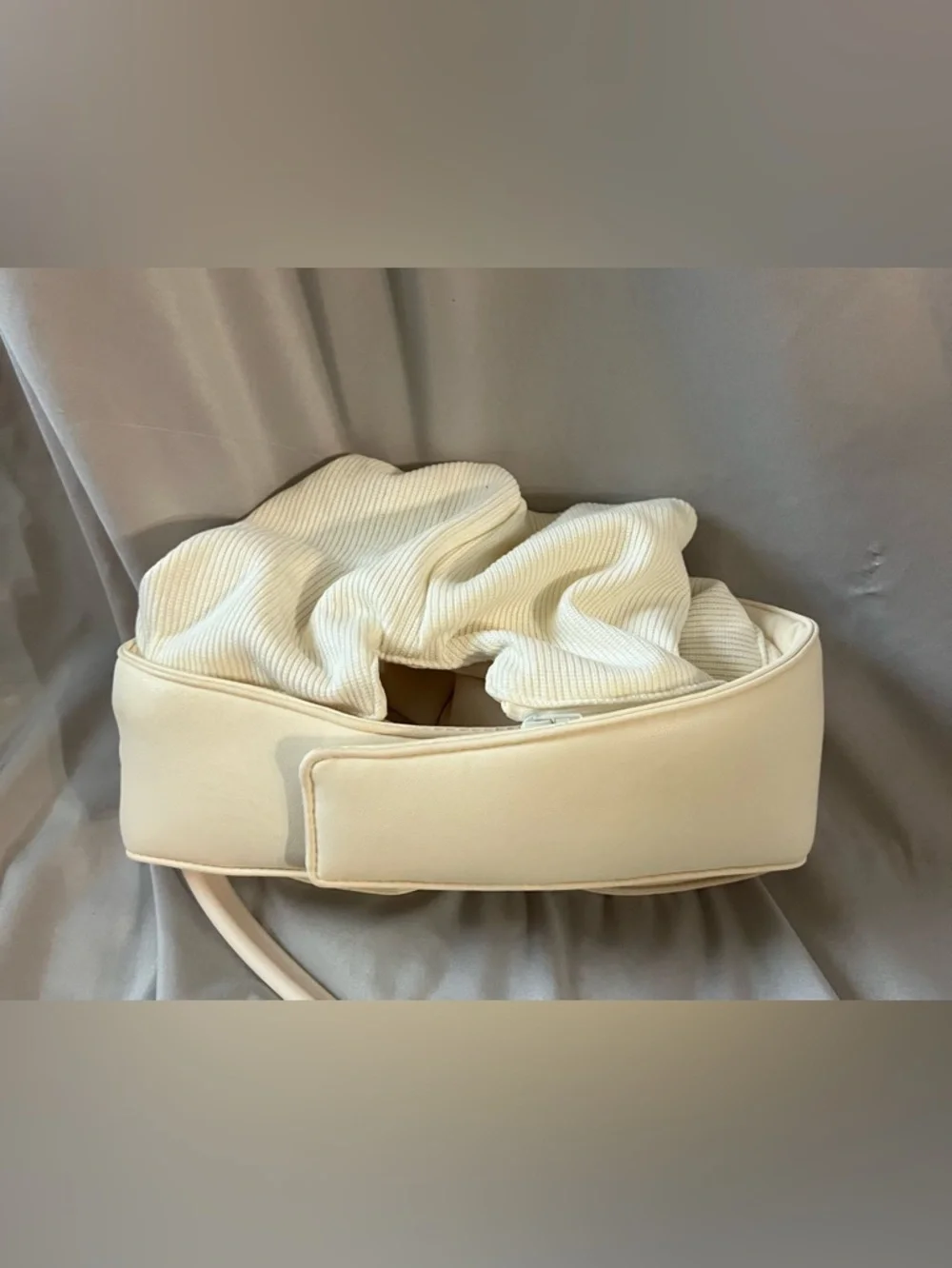 COPY: Cream Wireless Eye & Head Massager with Remote