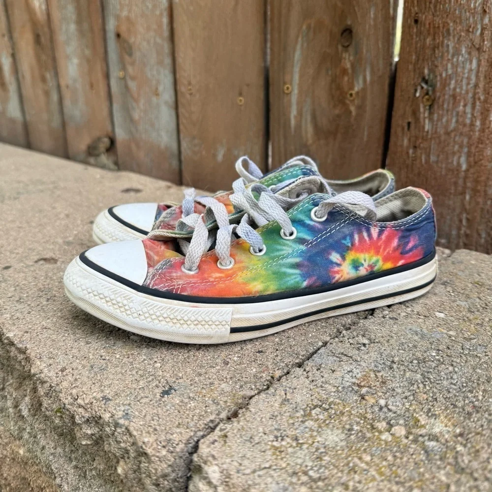 CONVERSE Kids Red Orange Green Tie-Dye Rainbow Sneakers Size 1