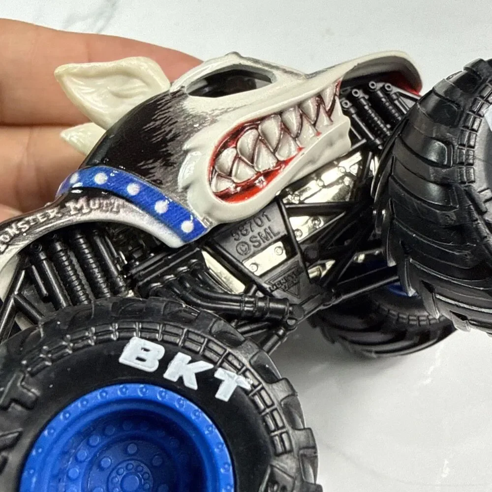 Hot Wheels Monster Jam Monster Mutt Dalmatian Truck 1/64 Diecast White EUC