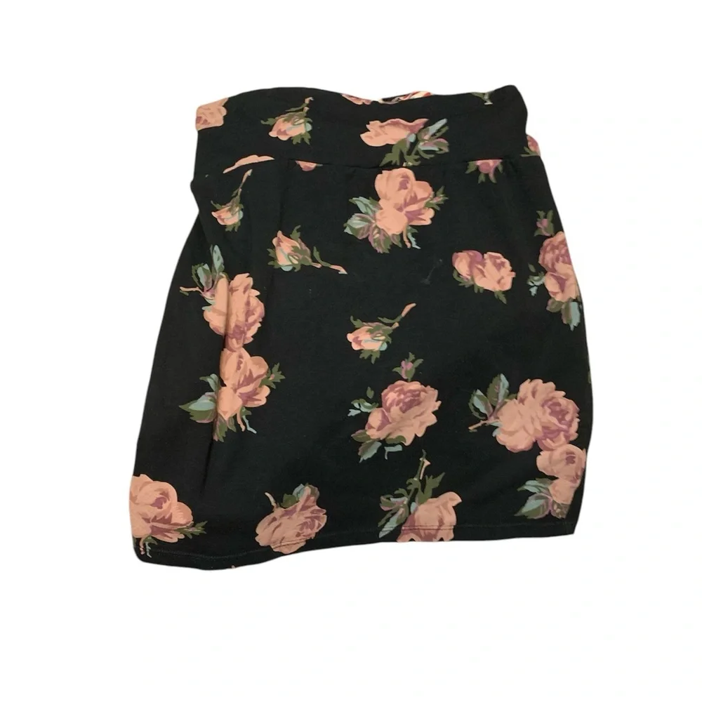 Aritzia Talula Floral Bodycon Mini Skirt
