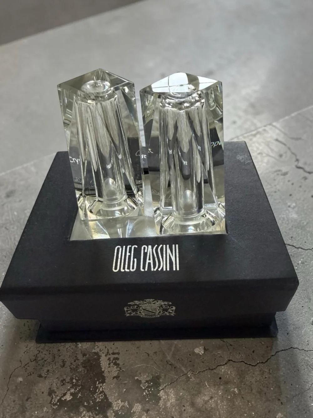 Oleg Cassini decorate your