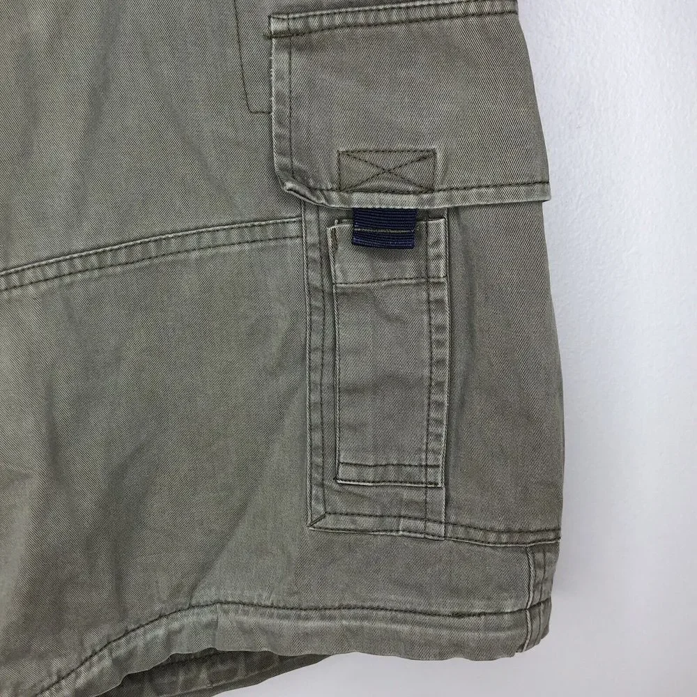 Abercrombie & Fitch lay flat