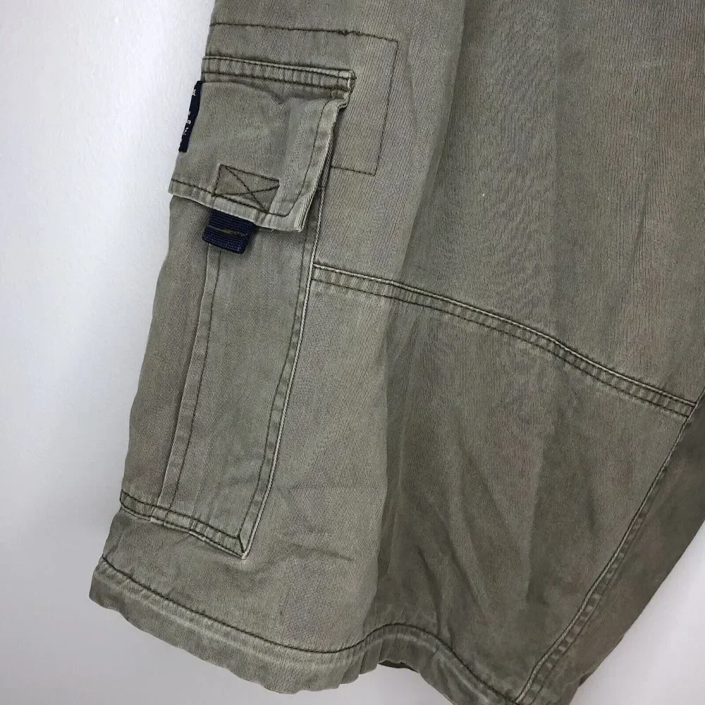 Abercrombie & Fitch lay flat
