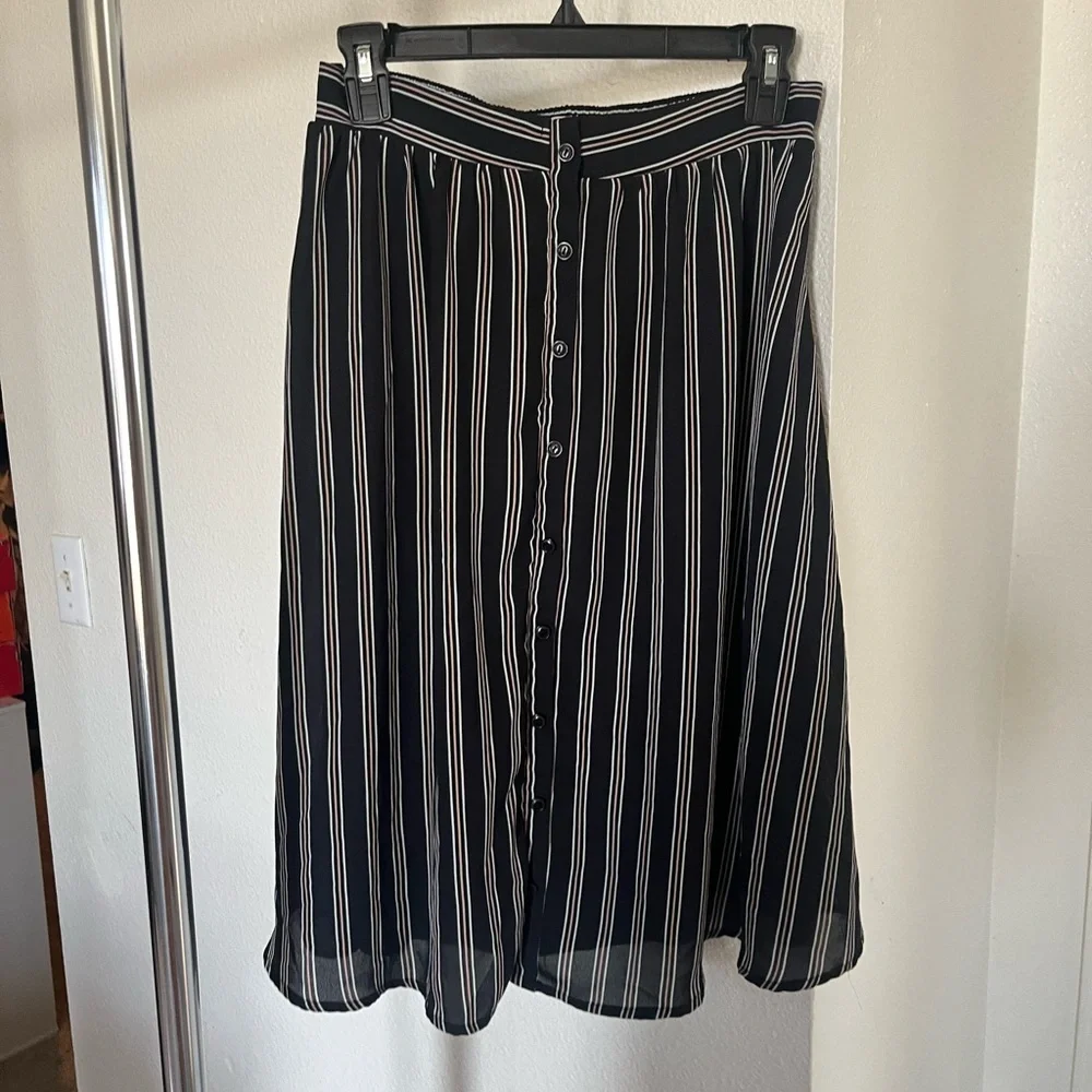 A-line black striped skirt