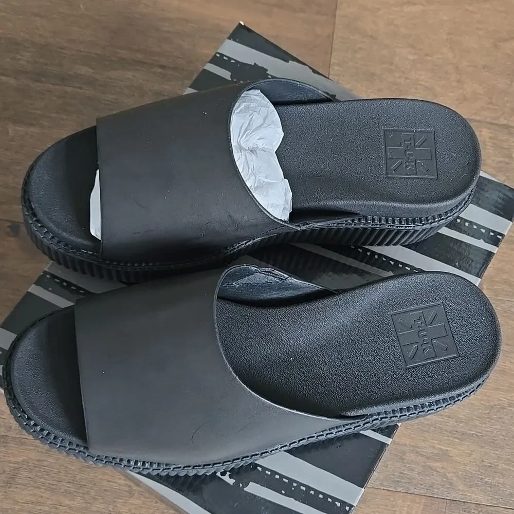 T.U.K platform creeper