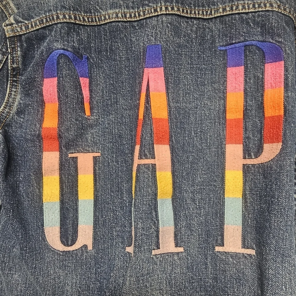 gap embroidered
