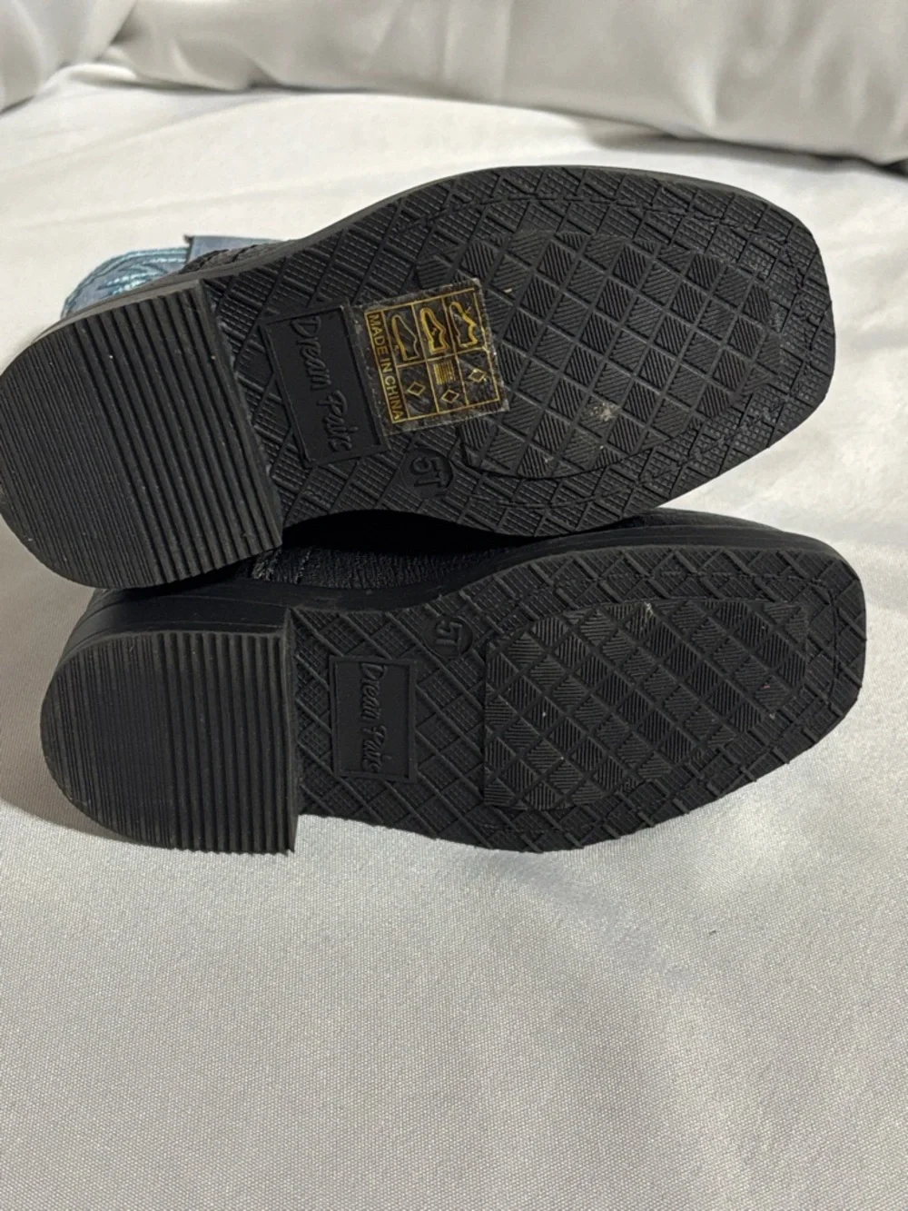 Dream Pairs stylish kids