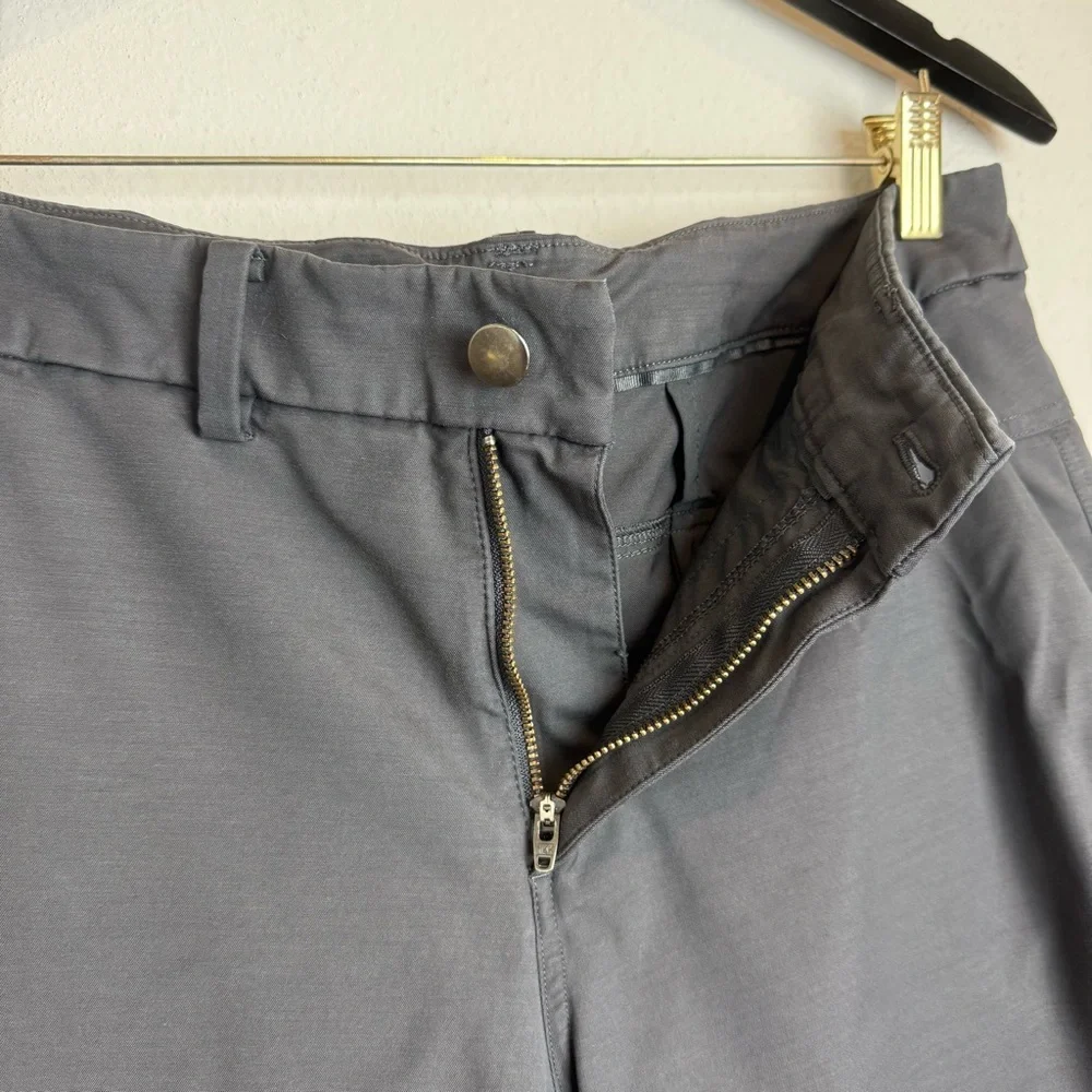 Lululemon Men’s Commission Short 9” Inseam Stoney Gray Size 30