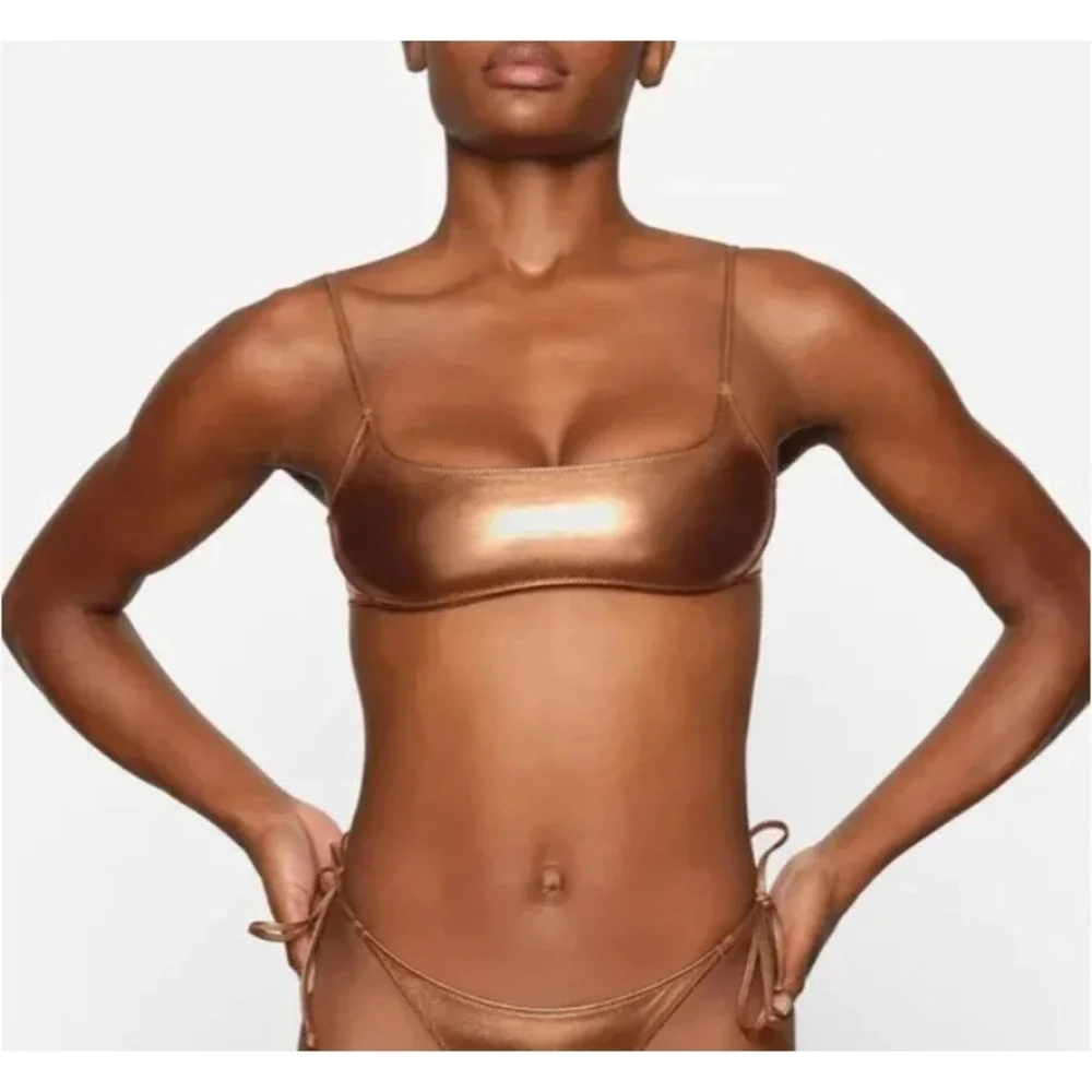 skims metallic