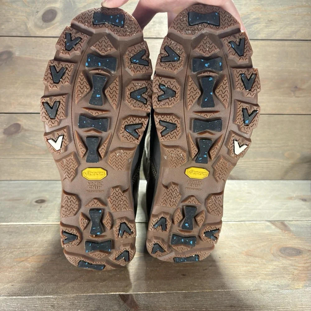 L.L. Bean missing eyelet